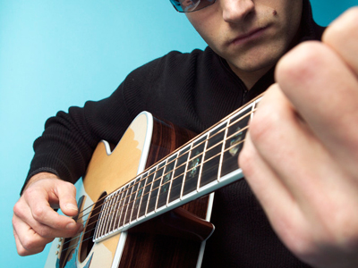 guitar string vibrating